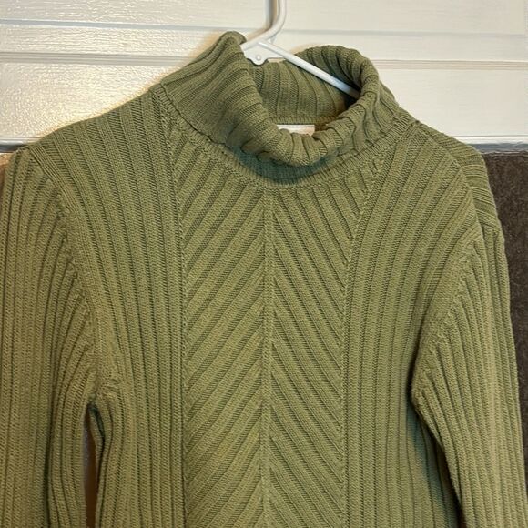 Madison & Max Women’s Light Green Knit Turtleneck Ribbed Sweater Size Medium - Picture 2 of 6